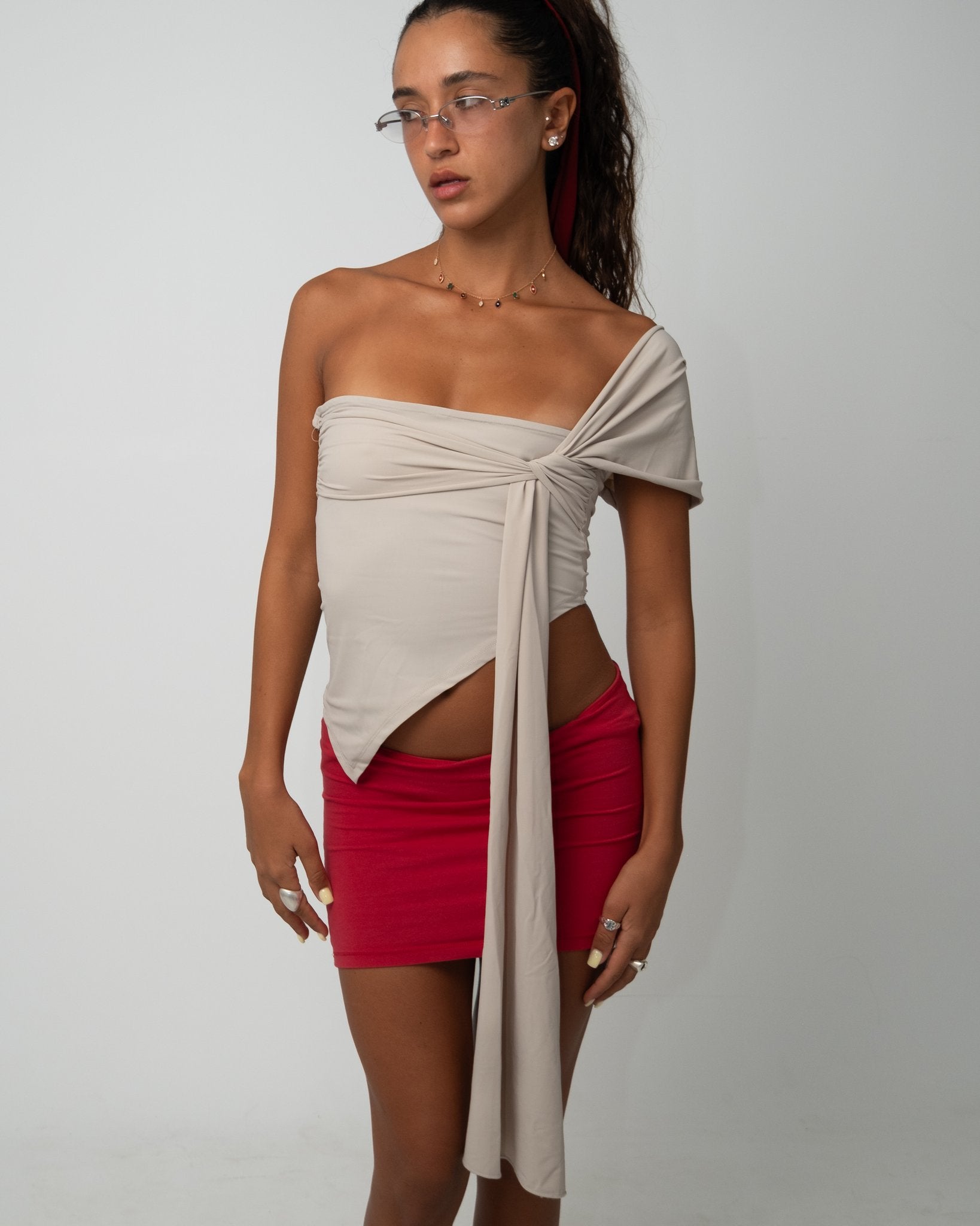 Luna top in beige – LYD